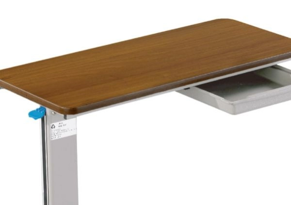 طاولة فوق السرير بعجلتين قفل