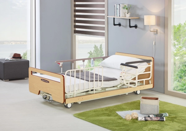 سرير منخفض للغاية (خشبي)